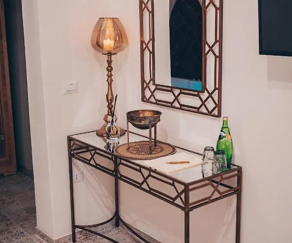 Amira 1899 Luxury * Galatina