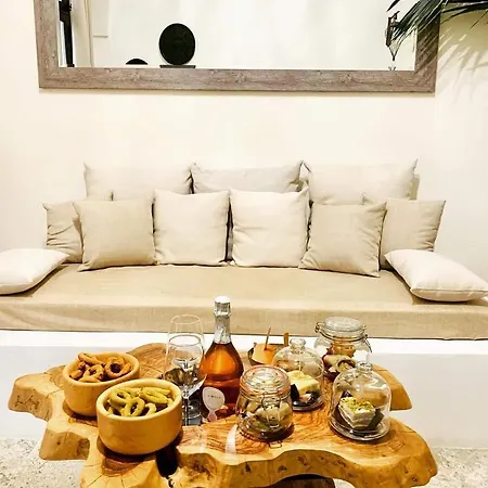 Amira 1899 Luxury Private Jacuzzi And Sauna